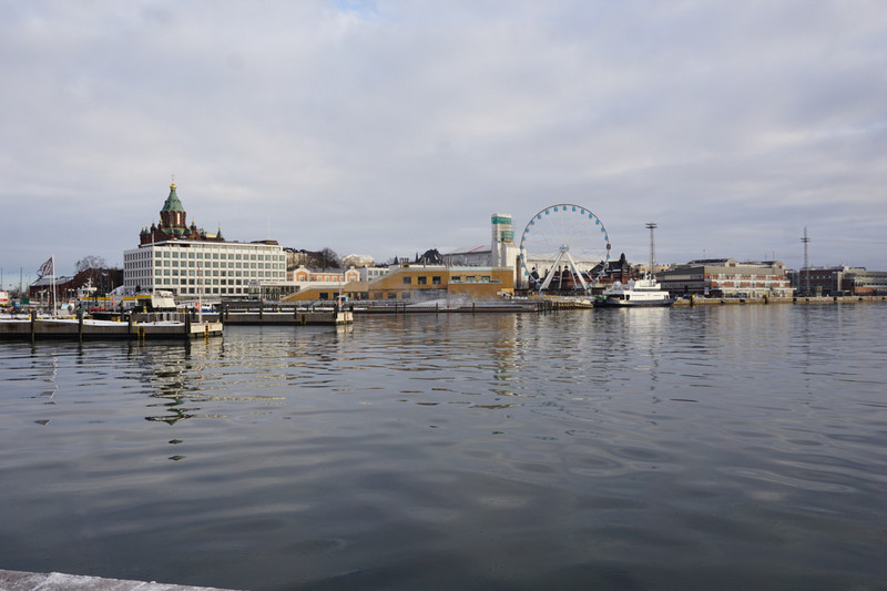 Die wunderschöne Aussicht vom Hafen Helsinkis